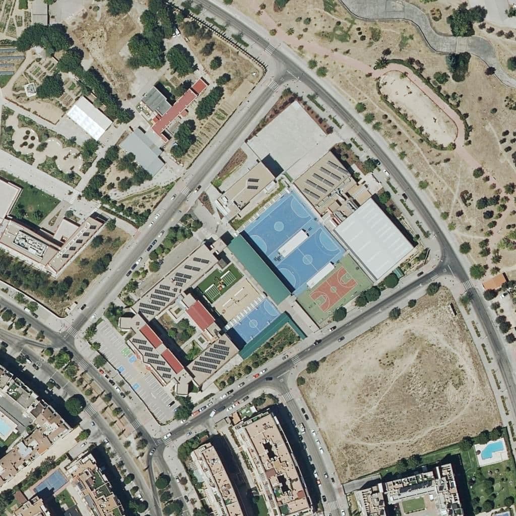 Вид згори на територію школи «El Valle Ii»