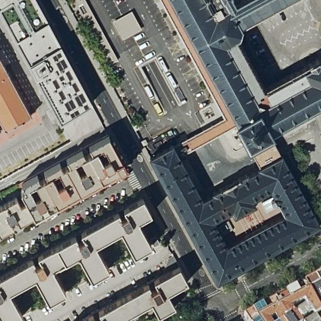 Вид сверху на территорию школы «Cuartel General Del Ejercito Del Aire»