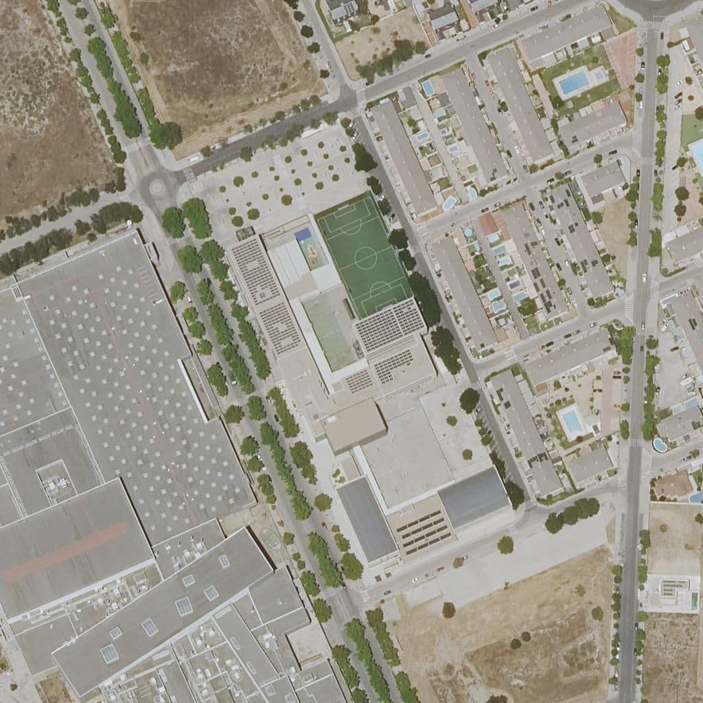 Вид сверху на территорию школы «Colegio Litterator»