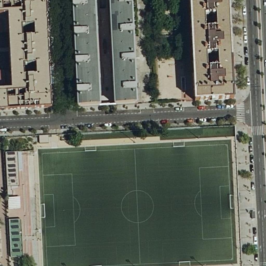 Aerial view of the grounds of Extension De La Escuela Oficial De Idiomas De Madrid-Villaverde En El Espinillo