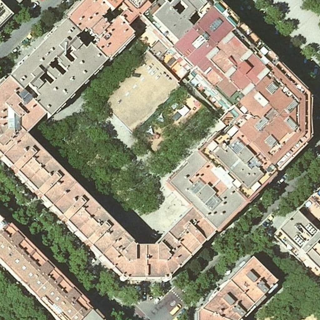 Вид згори на територію школи «Escola Bressol Municipal El Clot De La Mel»