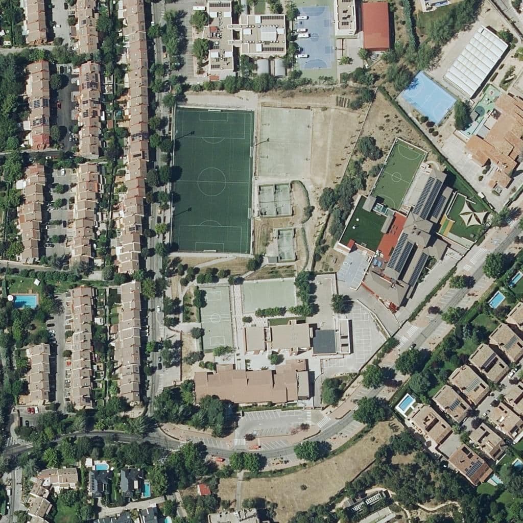 Вид згори на територію школи «Colegio Atlas»