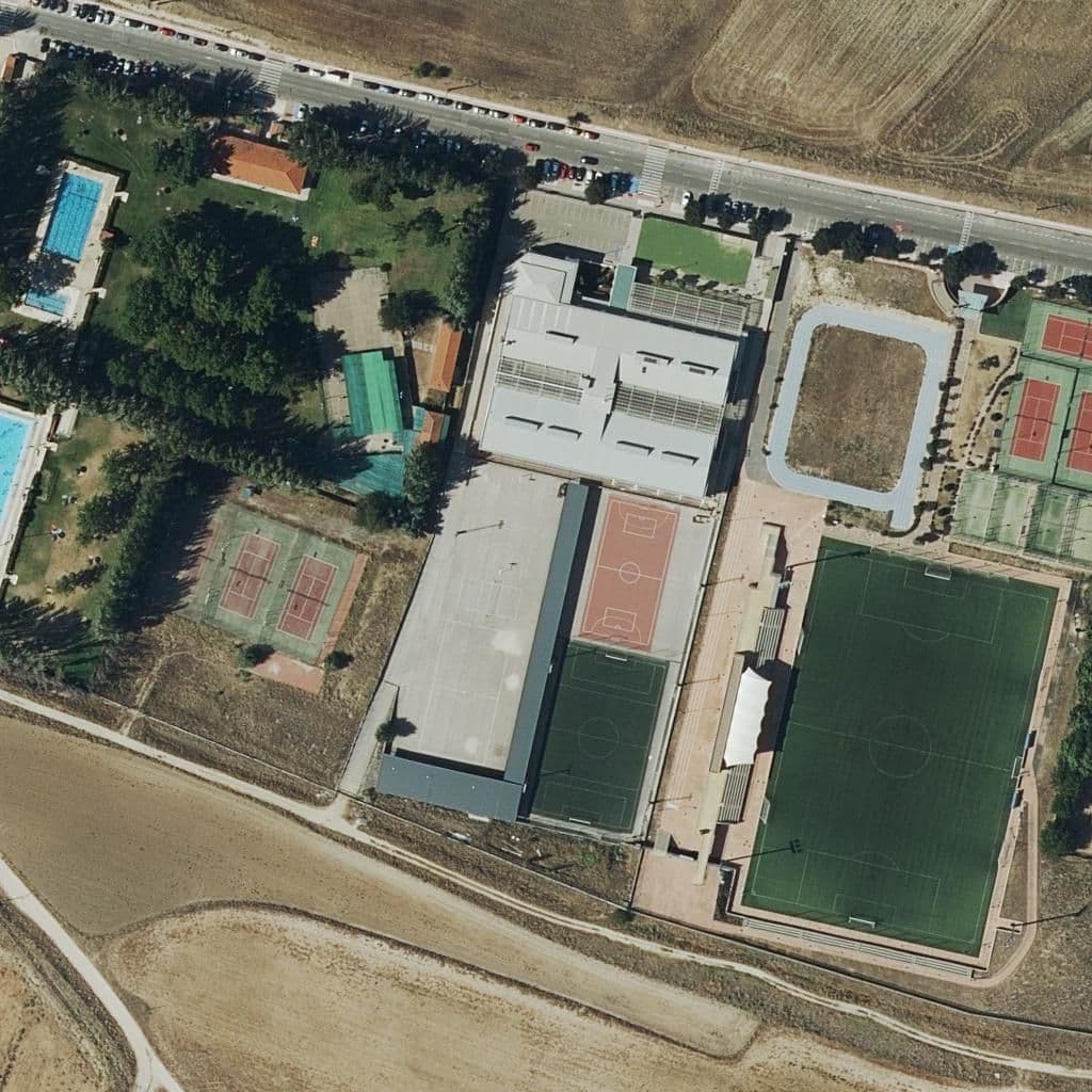 Вид сверху на территорию школы «Colegio La Dehesa De Humanes»