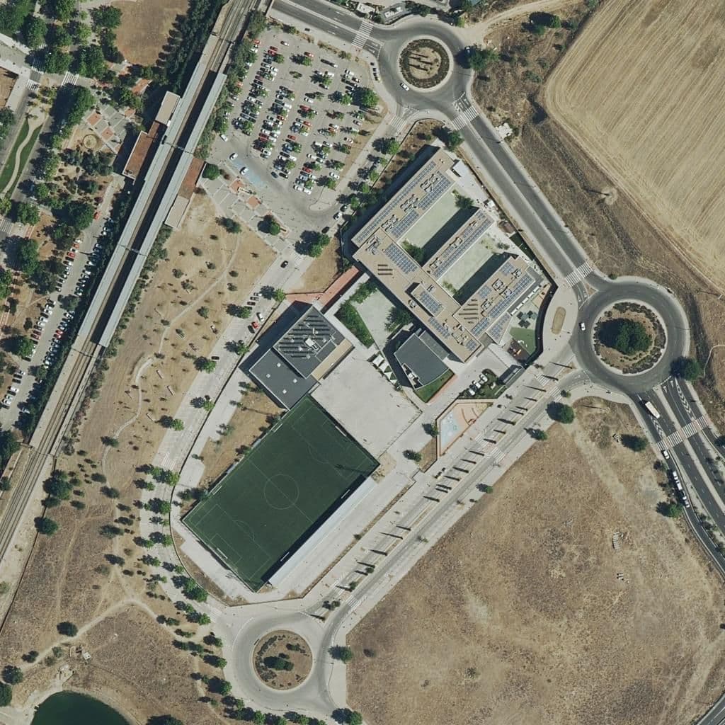 Aerial view of the grounds of Antanes School