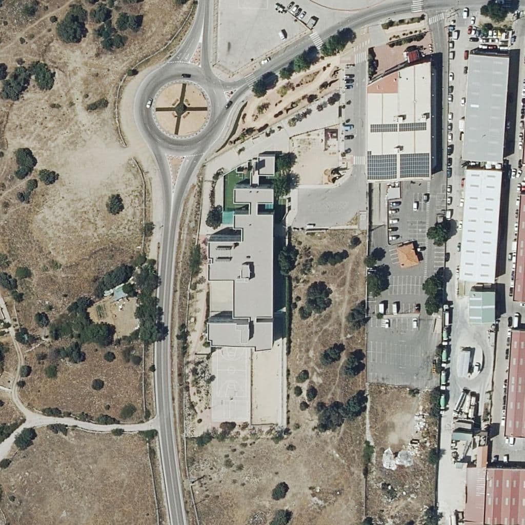 Aerial view of the grounds of Colegio Zola Valdemorillo