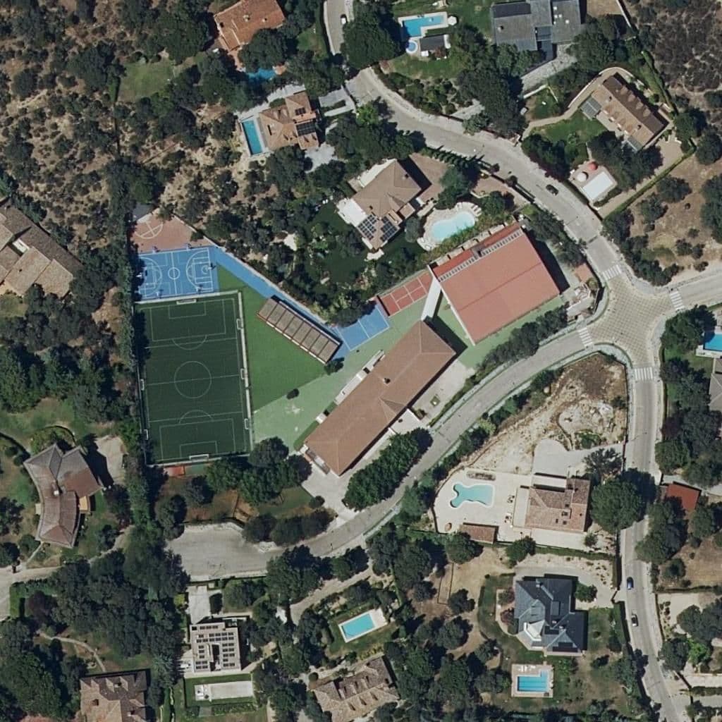Вид сверху на территорию школы «Aquinas American School (Ee.uu.)»