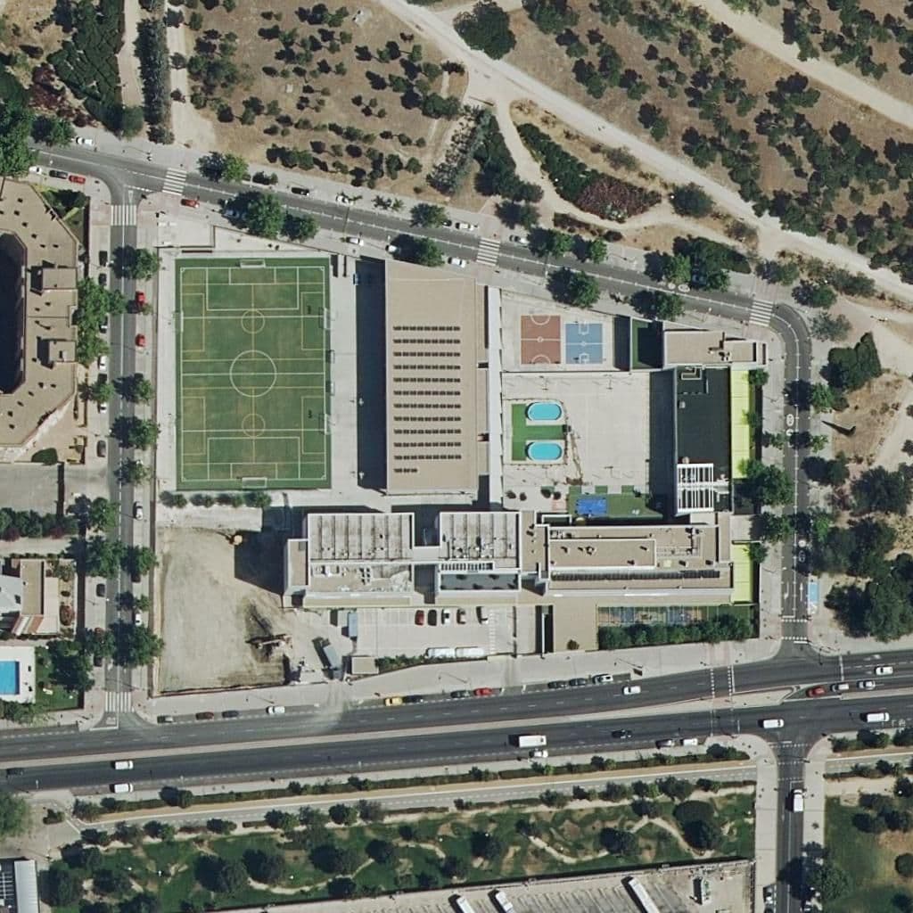 Aerial view of the grounds of Escuela De Musica Y Danza Arenales