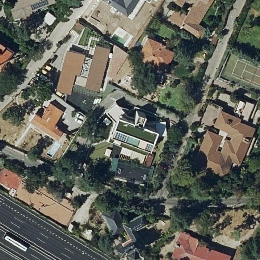 Вид сверху на территорию школы «The English Montessori School Nexus (Británico)»