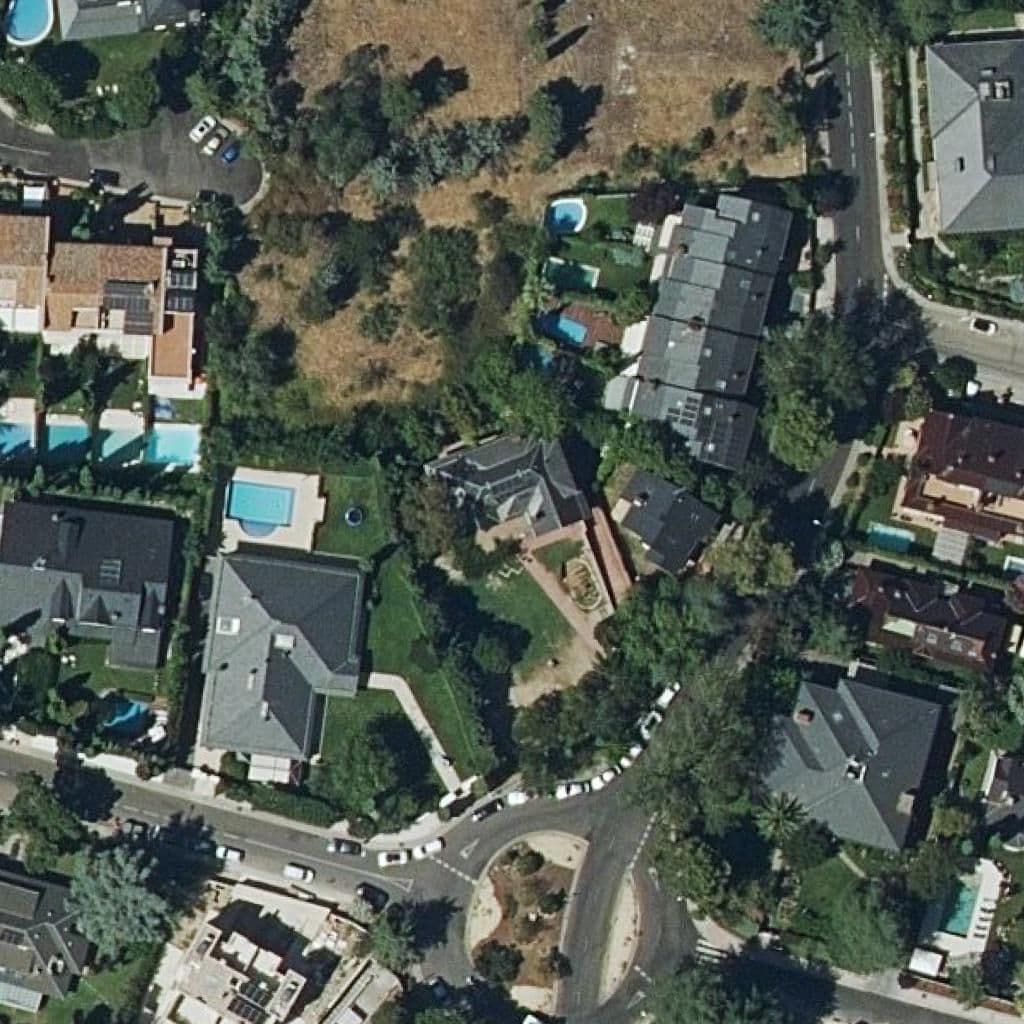 Aerial view of the grounds of Colegio Madrid Fsm-Sotillo