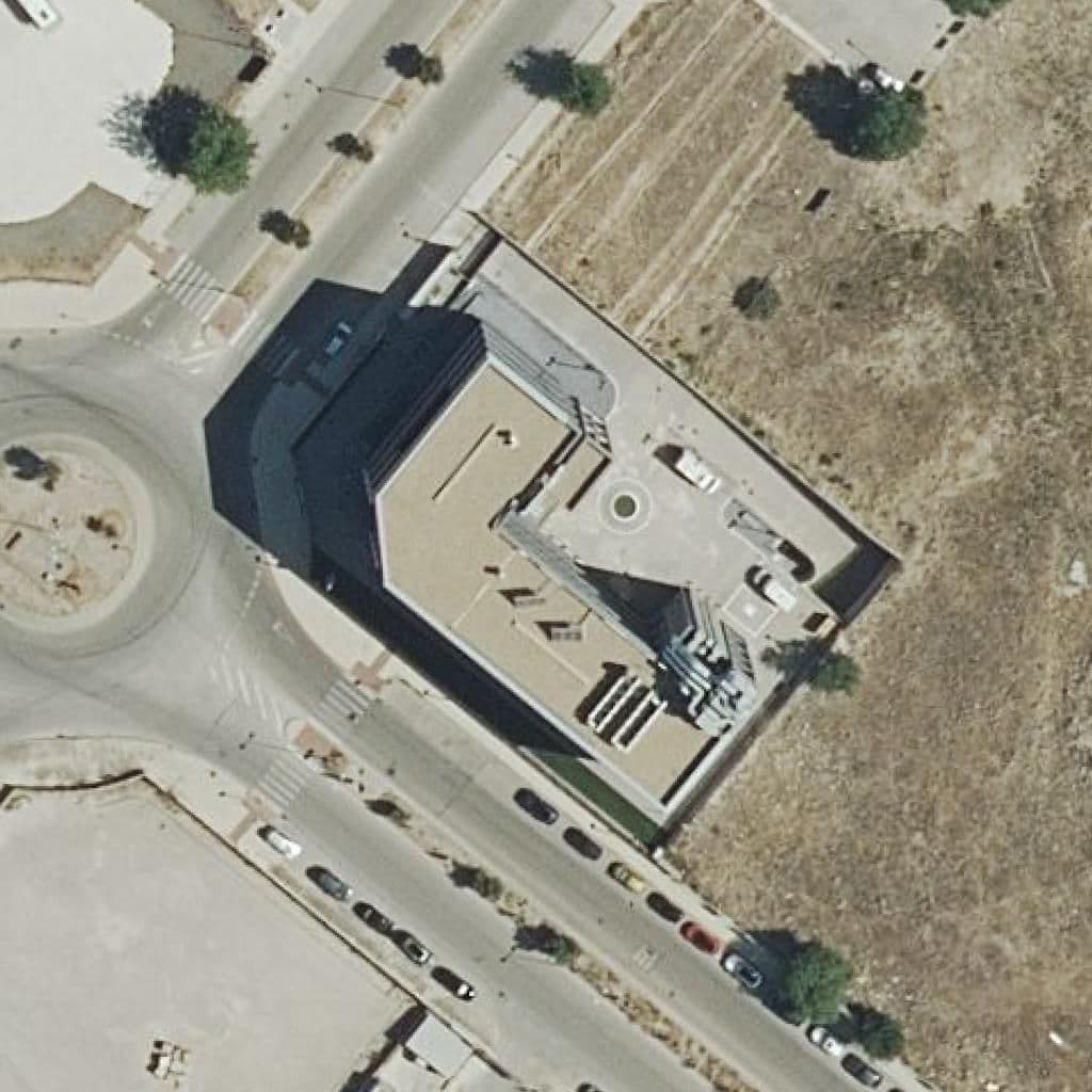 Вид сверху на территорию школы «Instituto Fp Galeno-Xtart Arganda»
