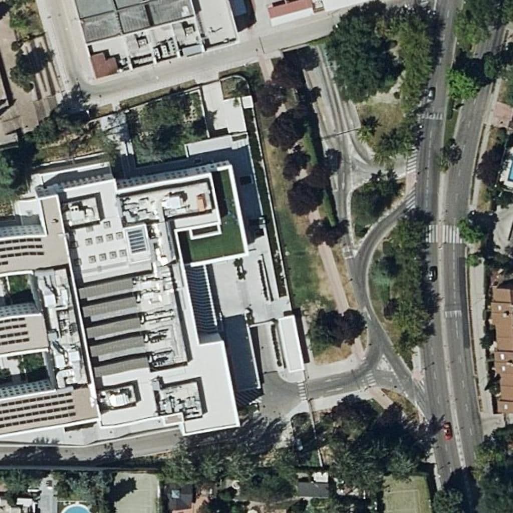 Вид сверху на территорию школы «Esic Centro De Formacion Profesional Superior Madrid»