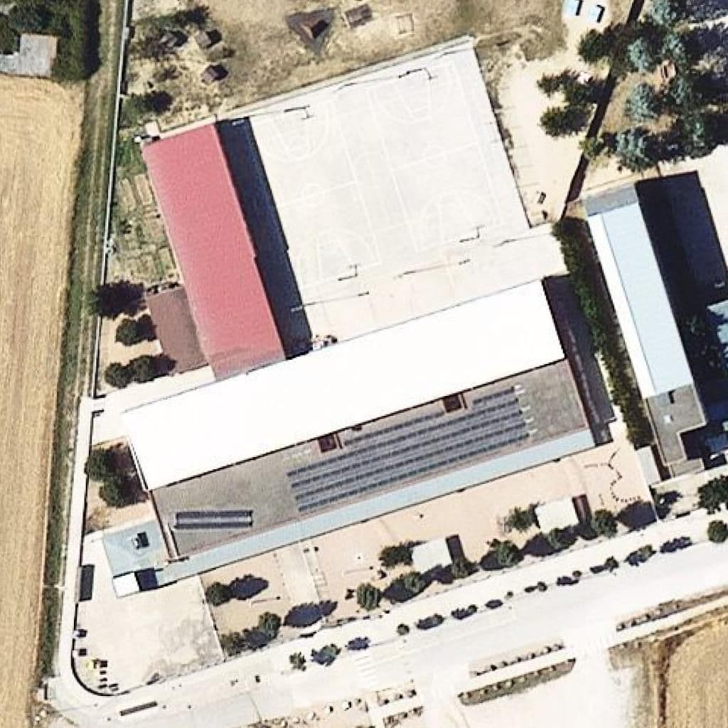 Вид сверху на территорию школы «Escola Les Falgueres»