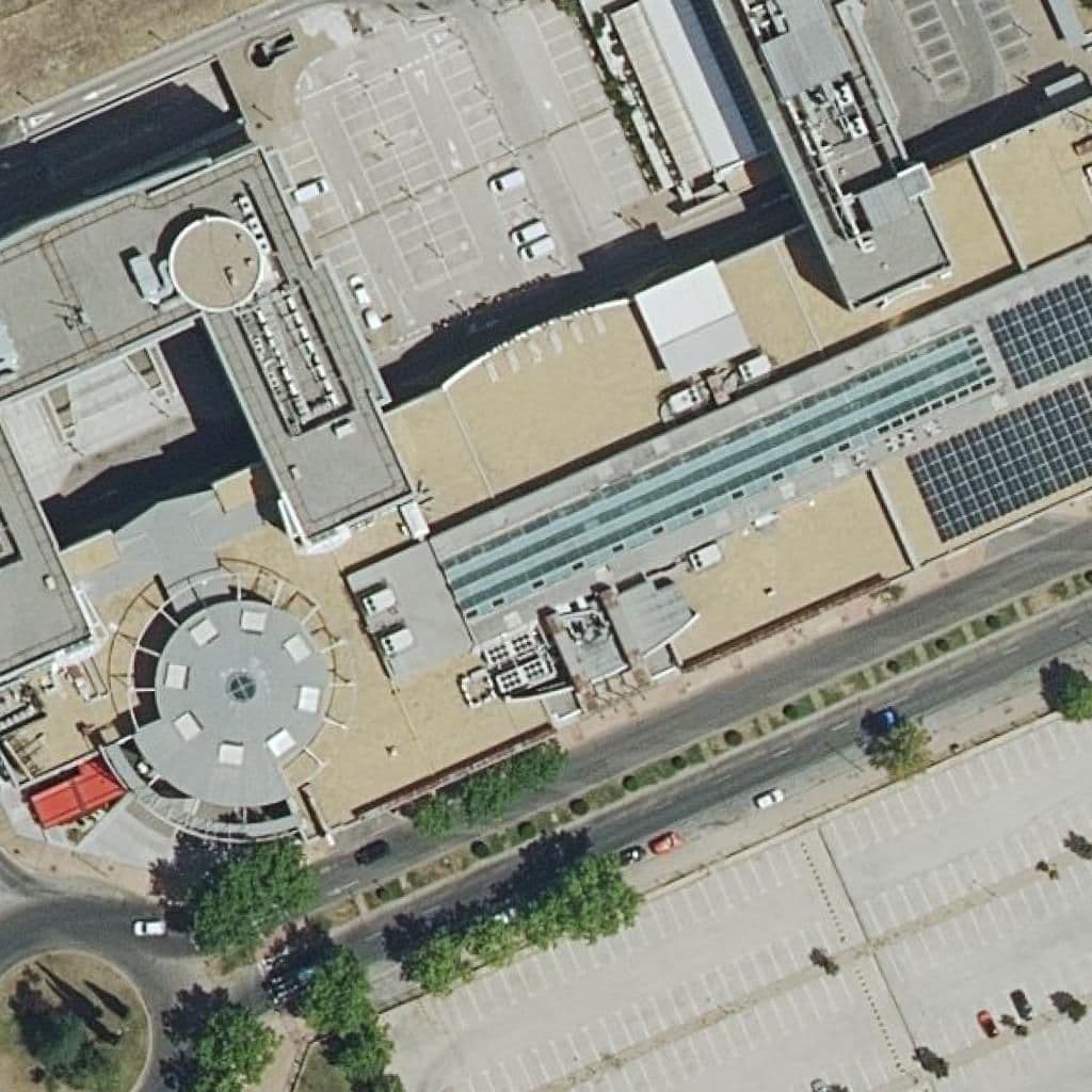 Вид сверху на территорию школы «Instituto Superior De Fp Xtart De Alcorcón»