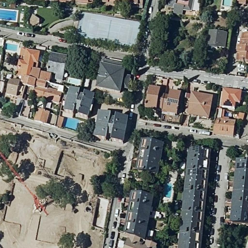 Вид сверху на территорию школы «Montessori Villa Rosita»