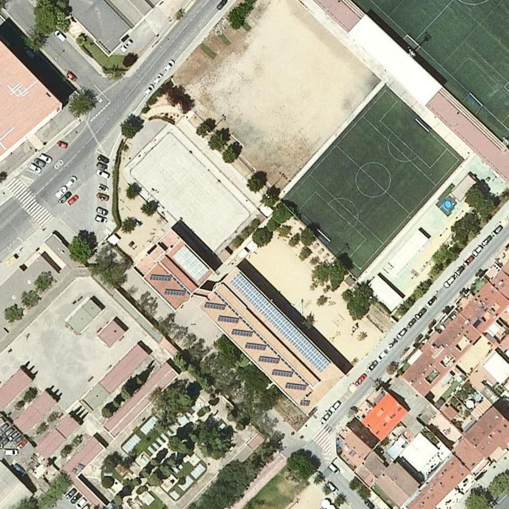 Вид згори на територію школи «Escola Montseny»