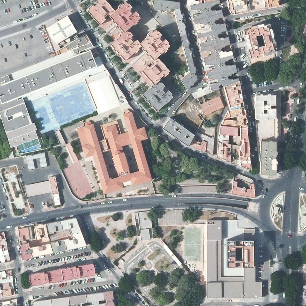 Вид сверху на территорию школы «San Ildefonso»