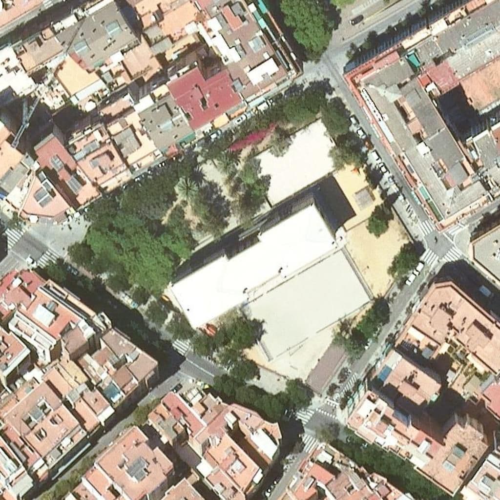 Aerial view of the grounds of Institut Lluís Vives