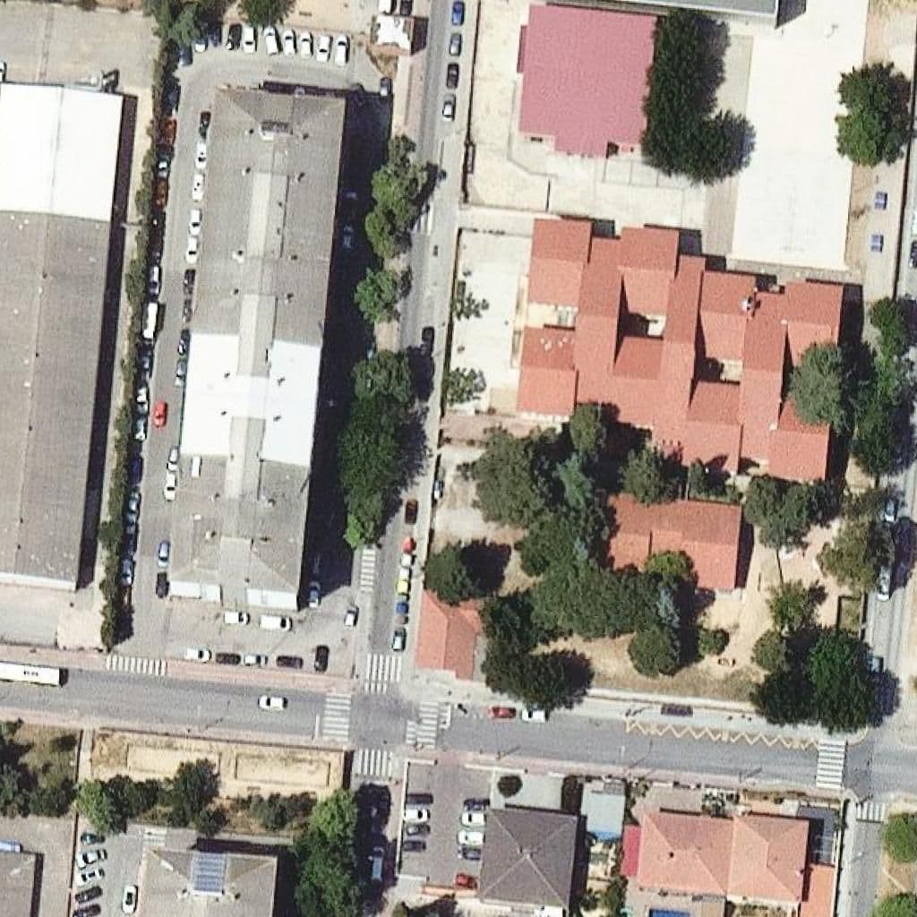 Aerial view of the grounds of Escola Josep Ventalló I Vintró