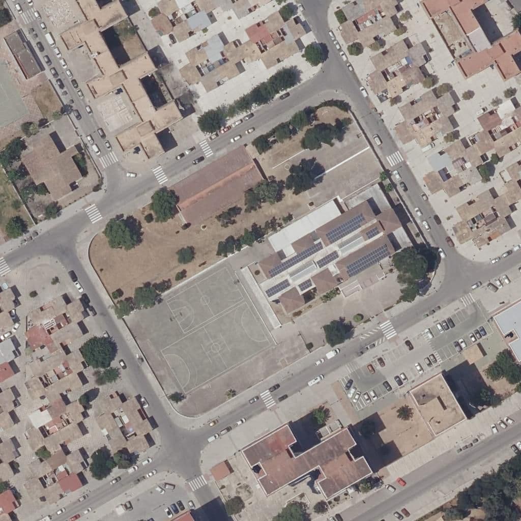 Вид згори на територію школи «Escuelas Profesionales De La Sagrada Familia»