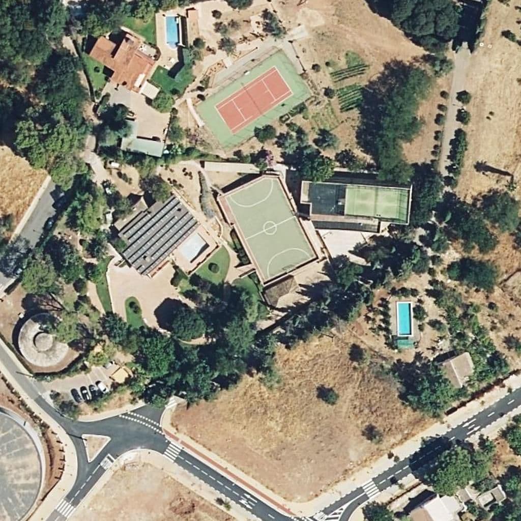 Aerial view of the grounds of Colegio Alauda