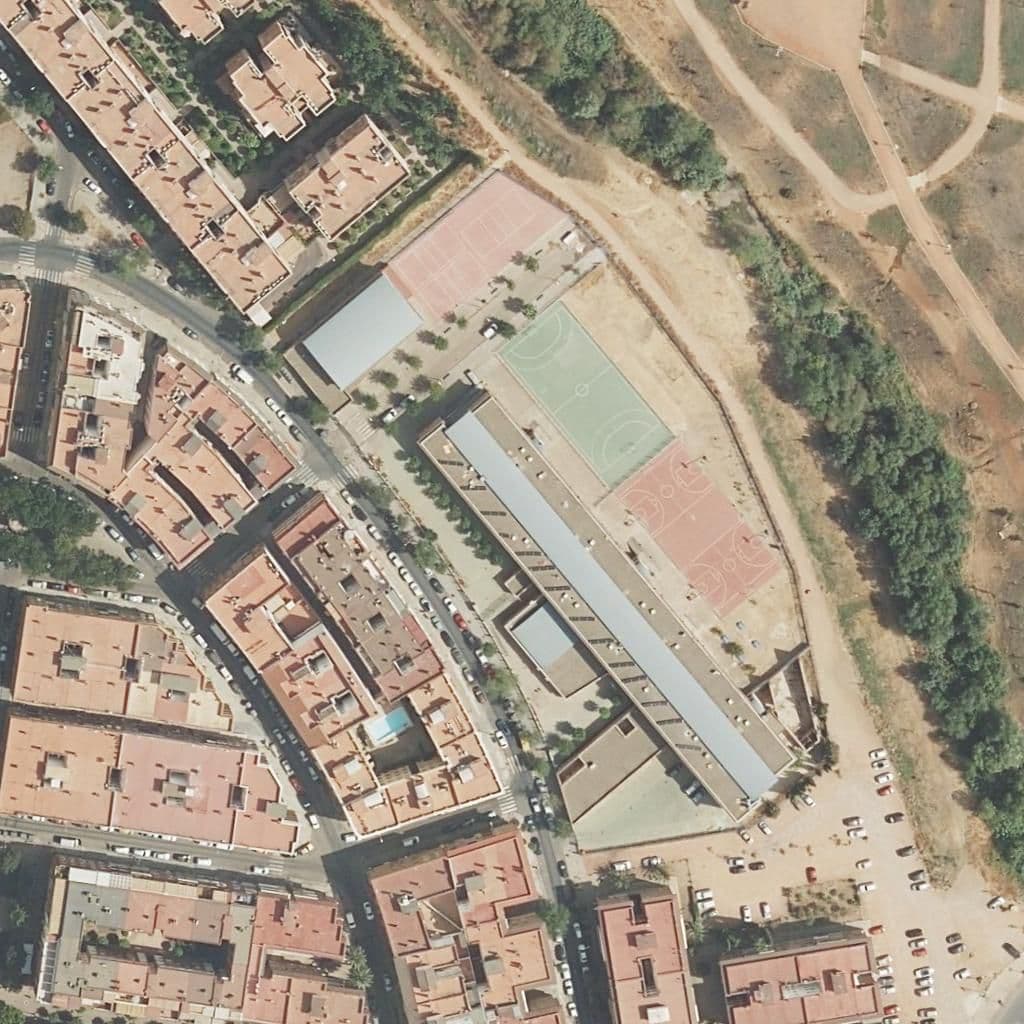 Вид сверху на территорию школы «Parvulario Fátima»