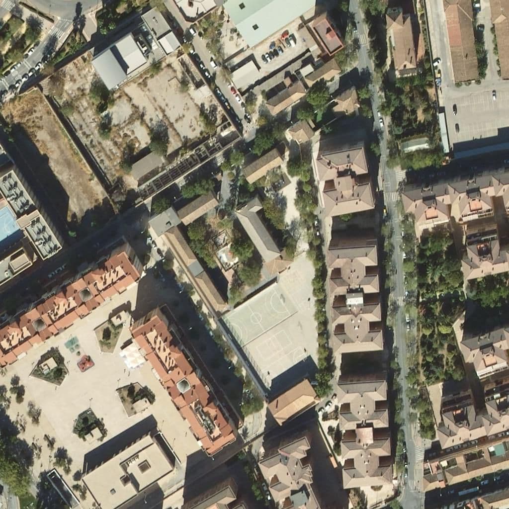 Вид згори на територію школи «Ave María-San Isidro»