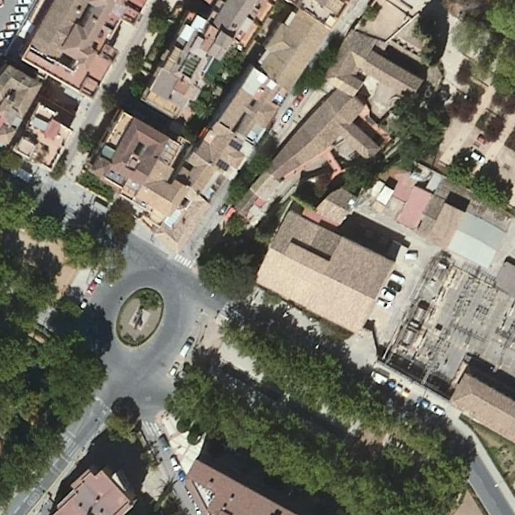Вид сверху на территорию школы «Sagrada Familia»