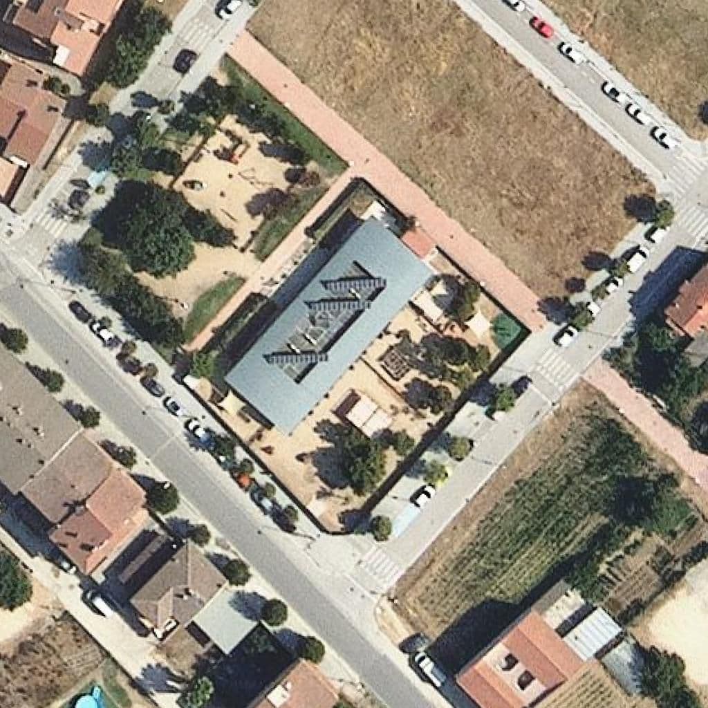 Вид згори на територію школи «Llar D'infants De Santa Coloma De Farners»