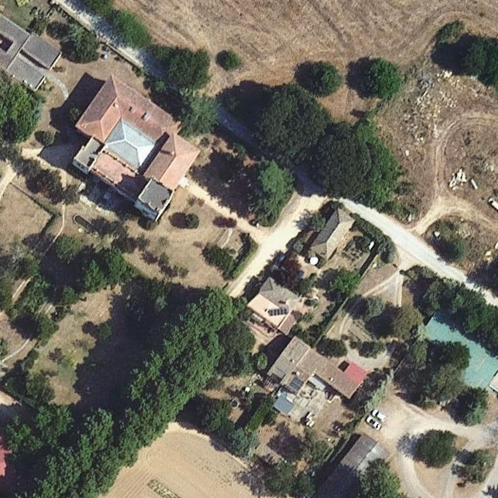 Вид згори на територію школи «Escola Agrària Forestal De Santa Coloma De Farners»