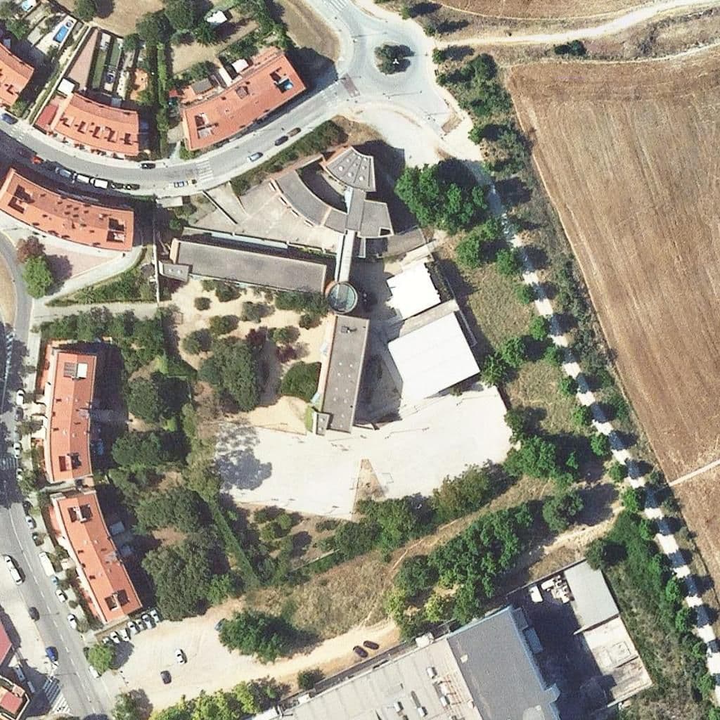 Aerial view of the grounds of Institut Can Mas