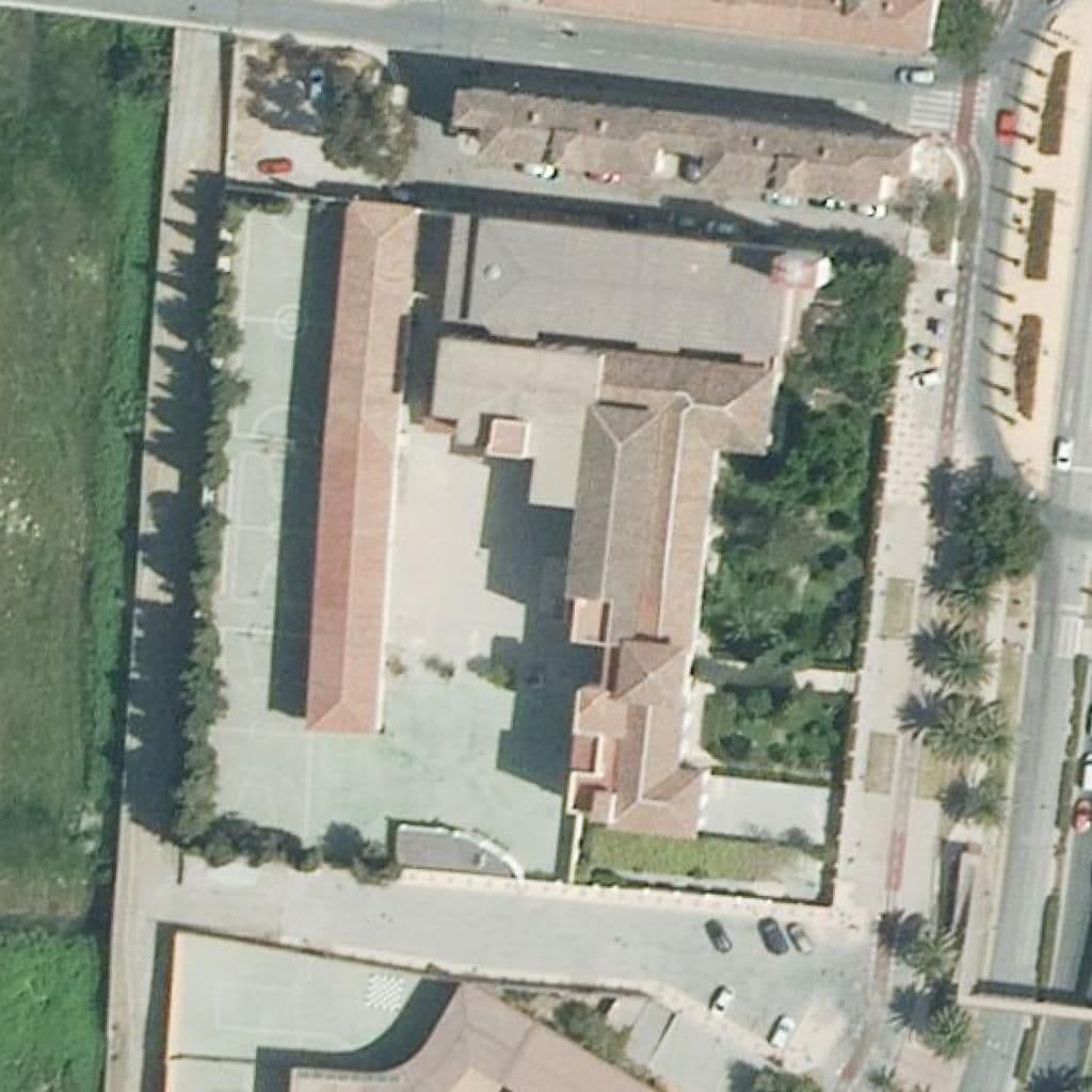 Вид згори на територію школи «Nuestra Señora Del Pilar»