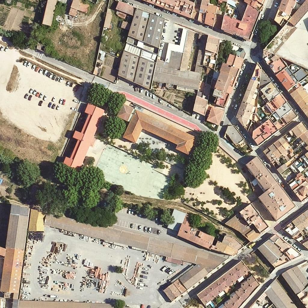 Вид згори на територію школи «Escola Gaziel»