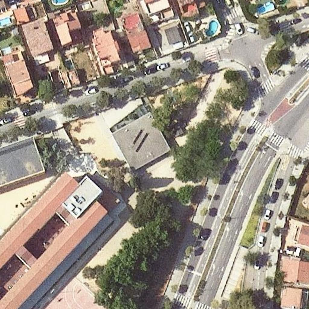Вид згори на територію школи «Institut Bitàcola»