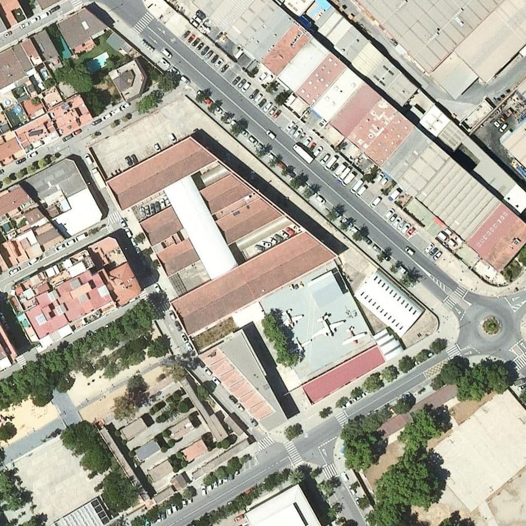 Вид згори на територію школи «Institut Illa Dels Banyols»
