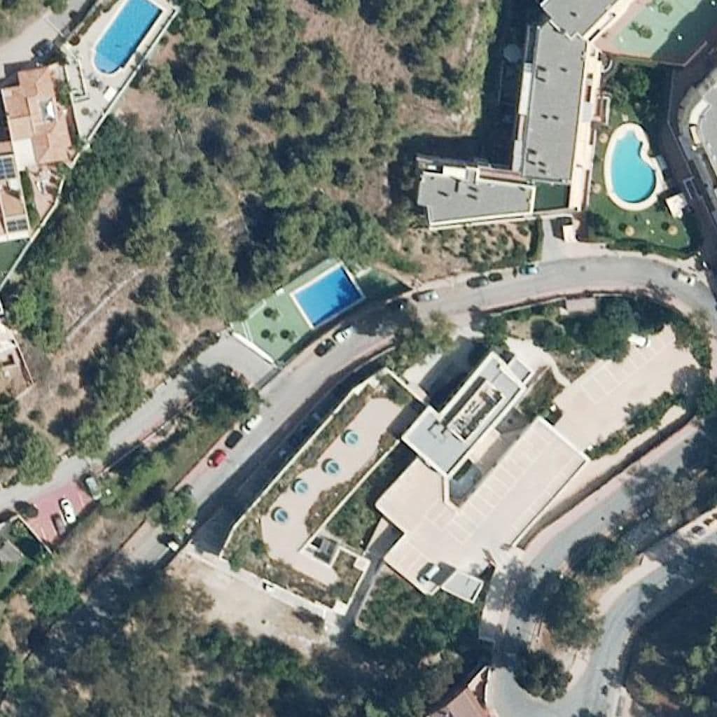 Aerial view of the grounds of Centro De Estudios Sanitarios Dr. Arduán