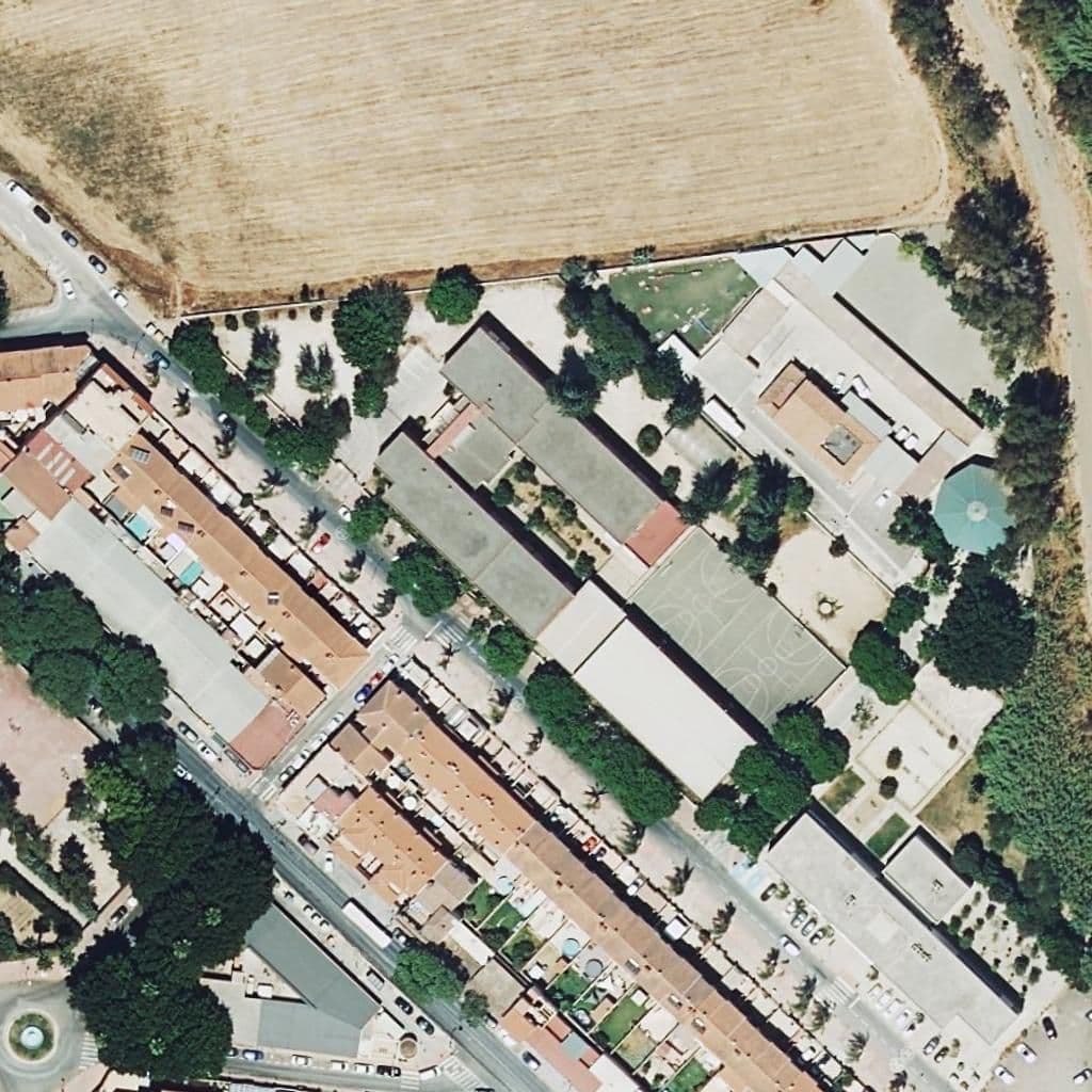Вид сверху на территорию школы «Torre Del Prado»