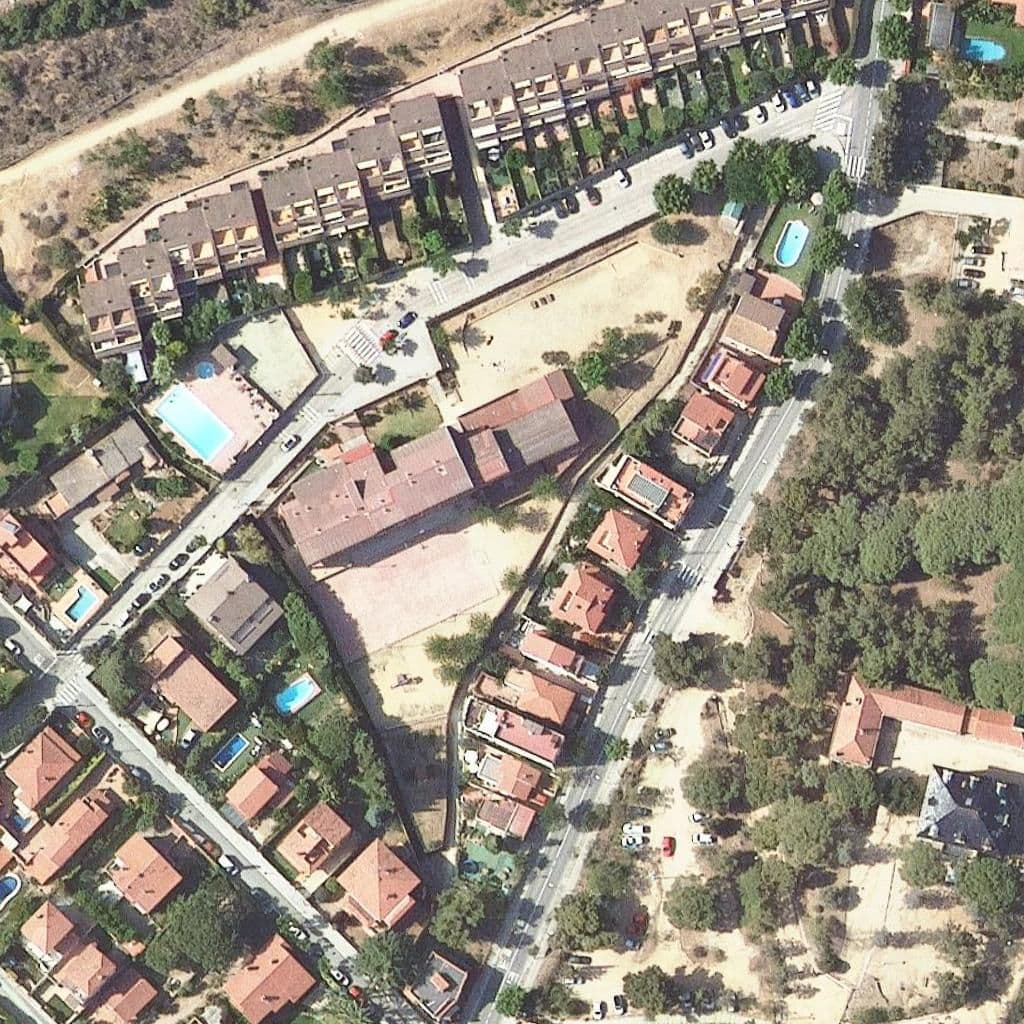 Вид згори на територію школи «Institut Maremar»