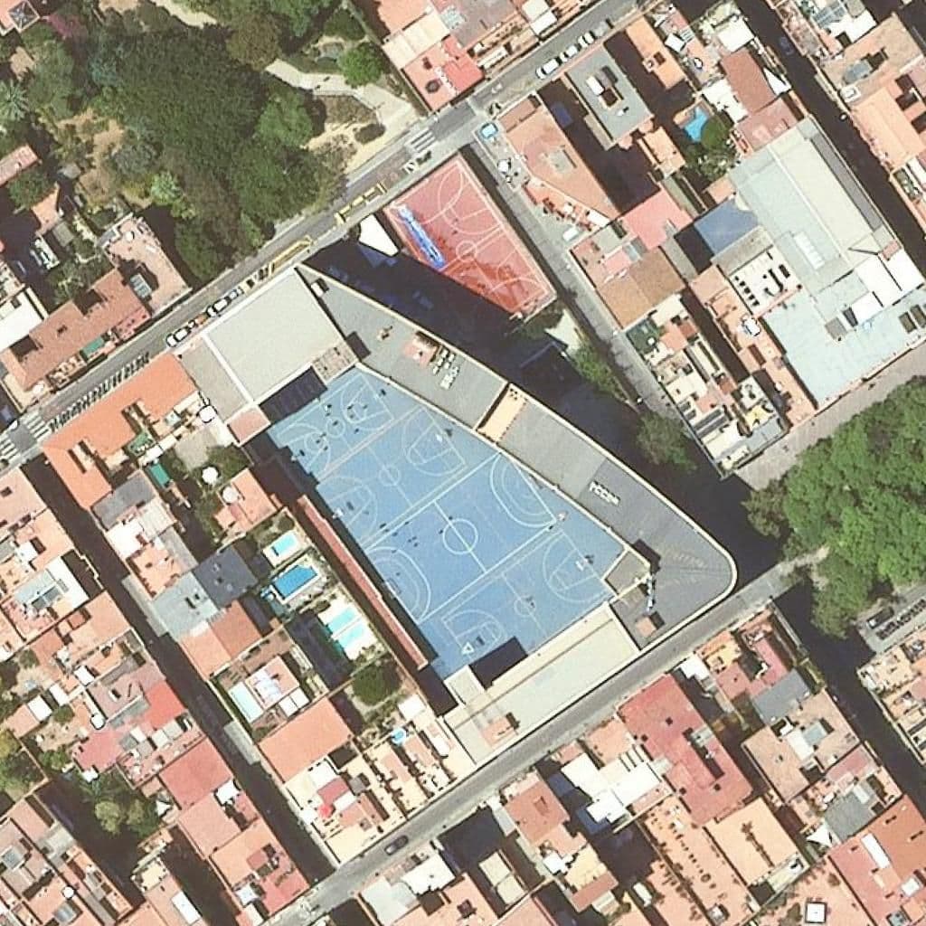 Вид згори на територію школи «La Salle Gràcia»