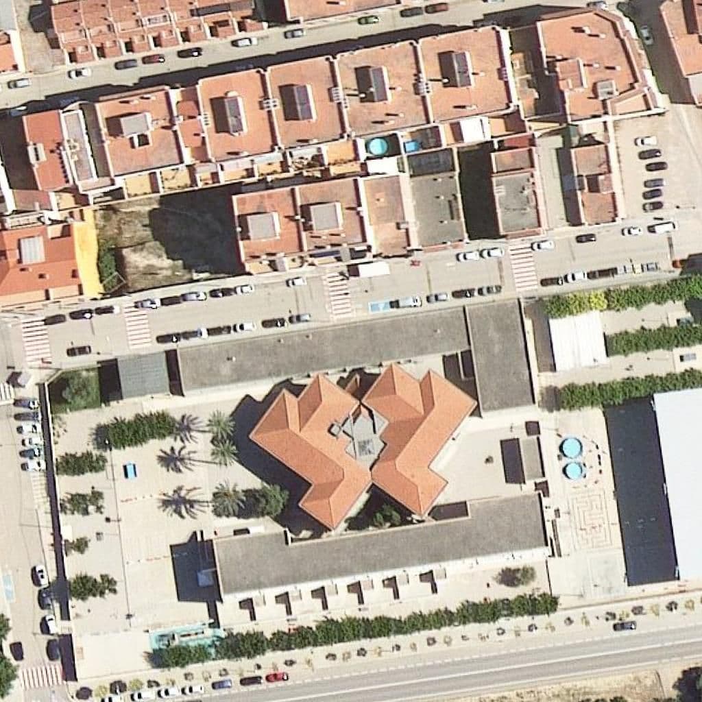 Aerial view of the grounds of Escola Joan Baptista Serra