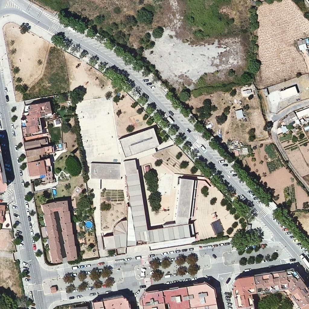 Aerial view of the grounds of Escola La Garalda