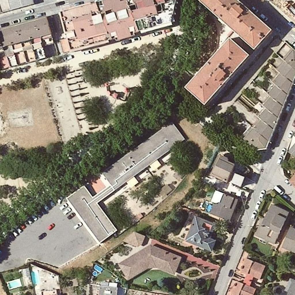 Вид згори на територію школи «Llar D'infants Gall Mullat»