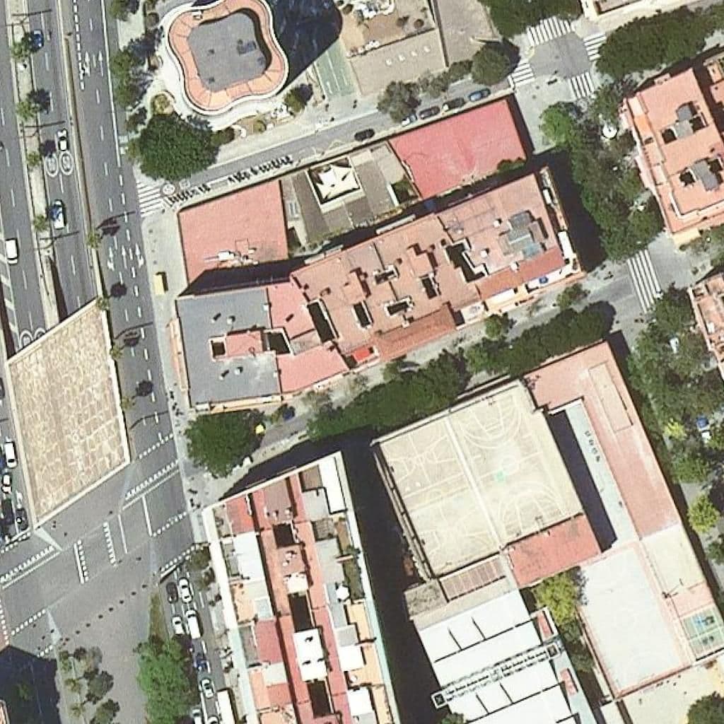 Вид згори на територію школи «Eb Privada Barcelona»