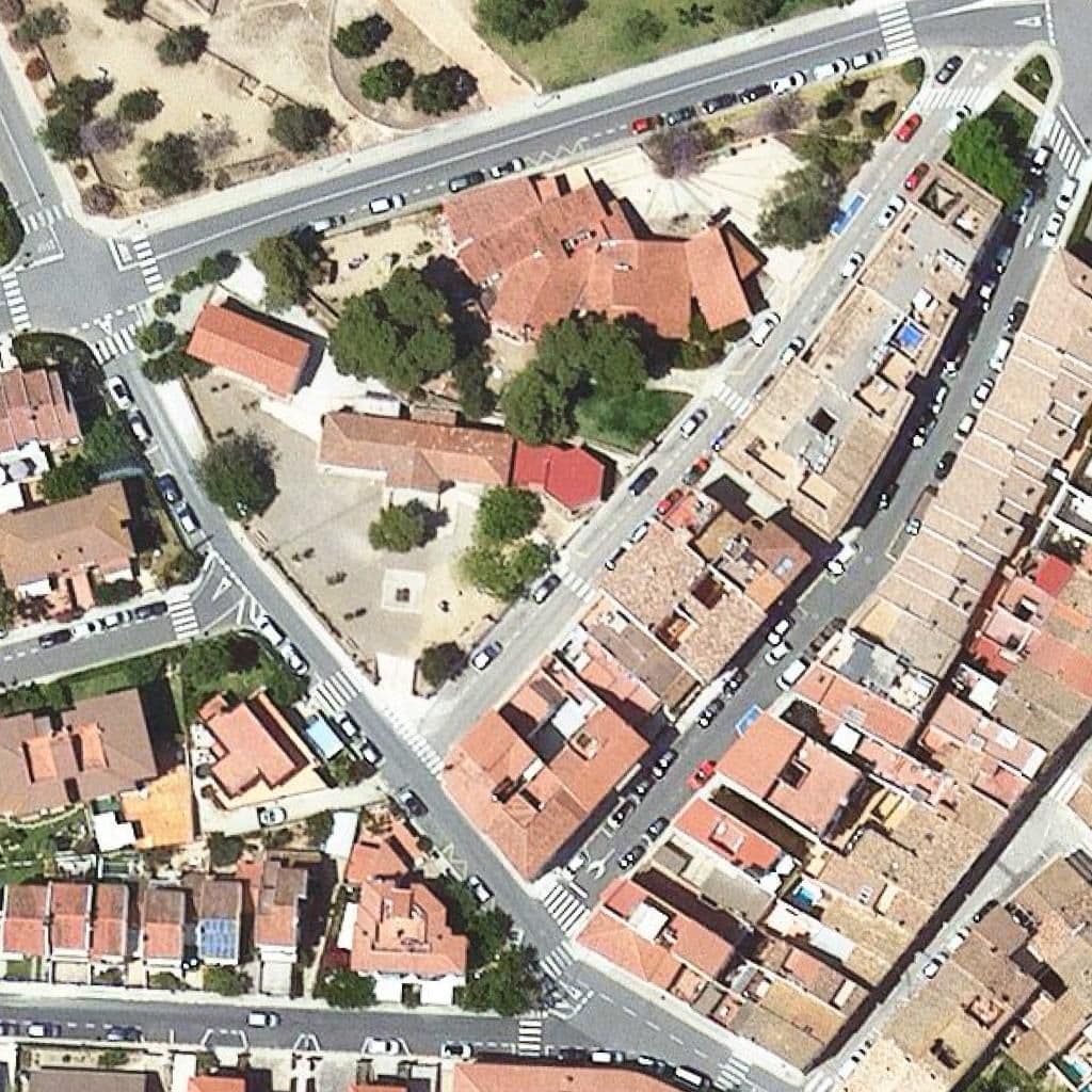 Вид згори на територію школи «Llar D'infants Francesc Blanch I Ribé»