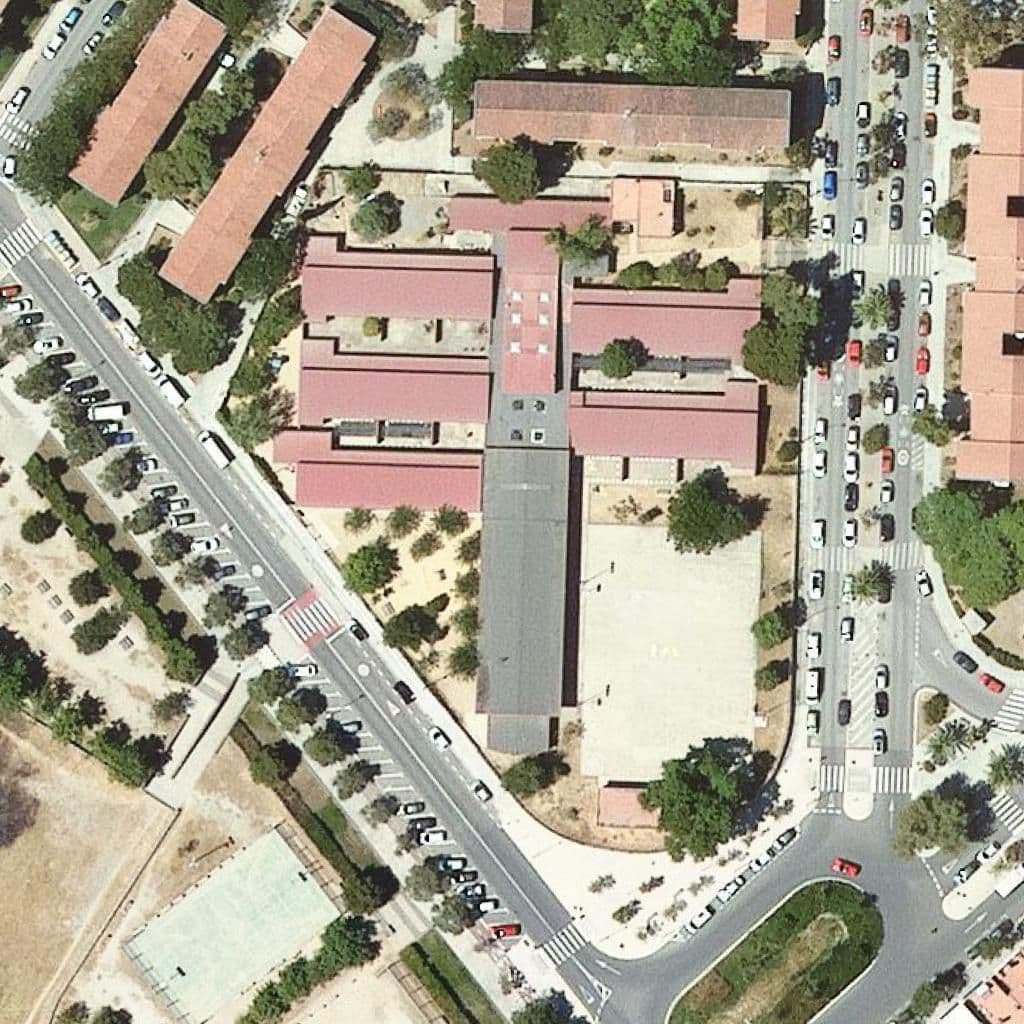 Aerial view of the grounds of Escola Montbaig