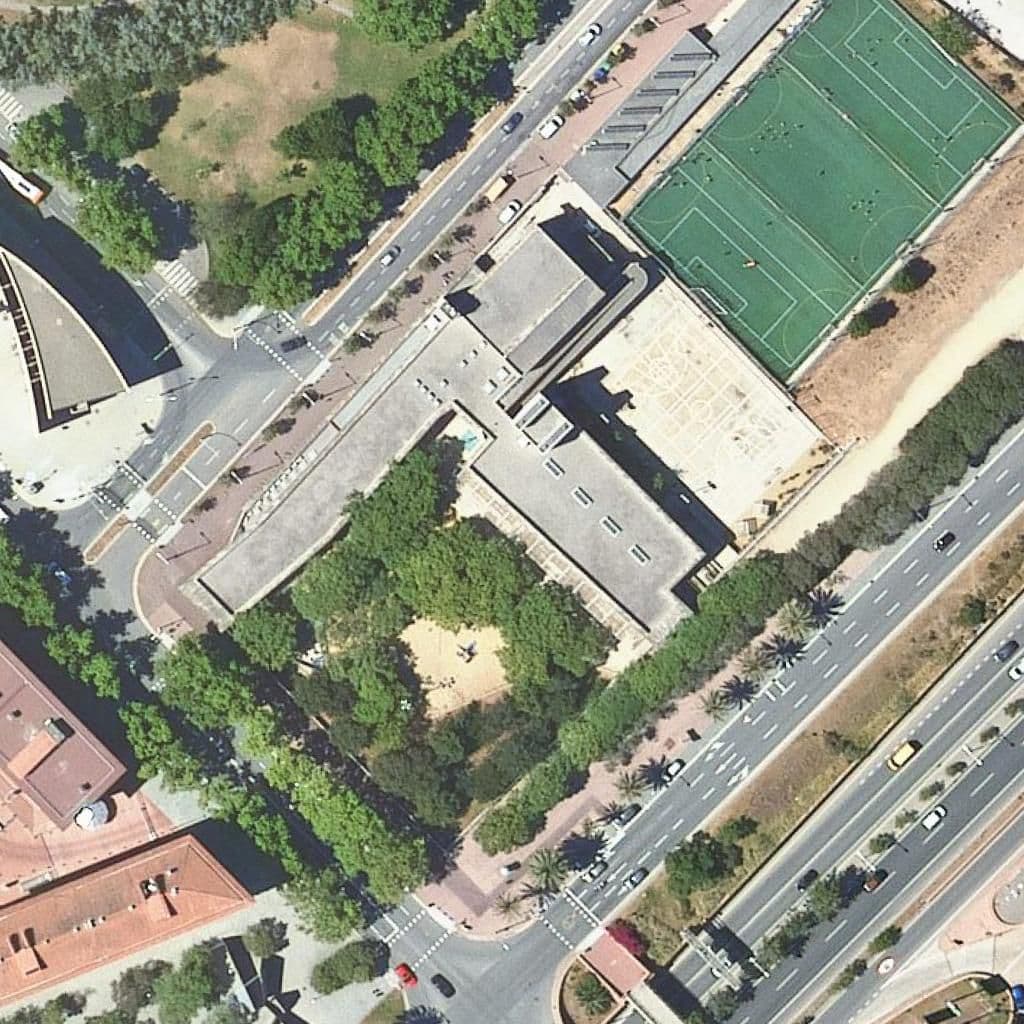 Вид сверху на территорию школы «Escola Vila Olímpica»