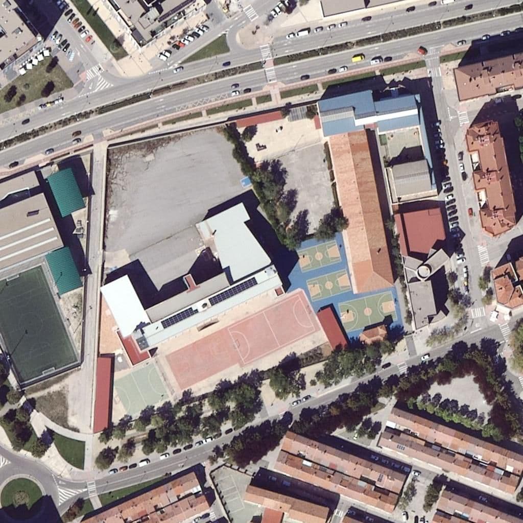 Вид сверху на территорию школы «Santa María La Nueva Y San José Artesano»