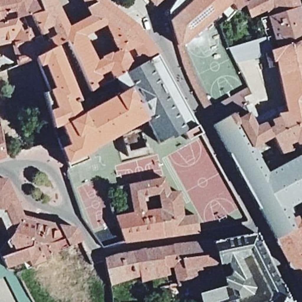 Вид згори на територію школи «Santa Teresa»