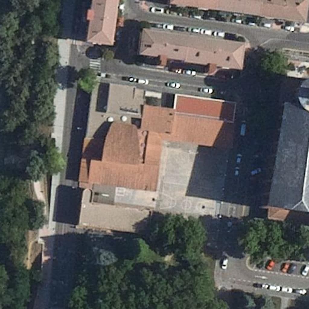 Aerial view of the grounds of Mi Pequeño Cole