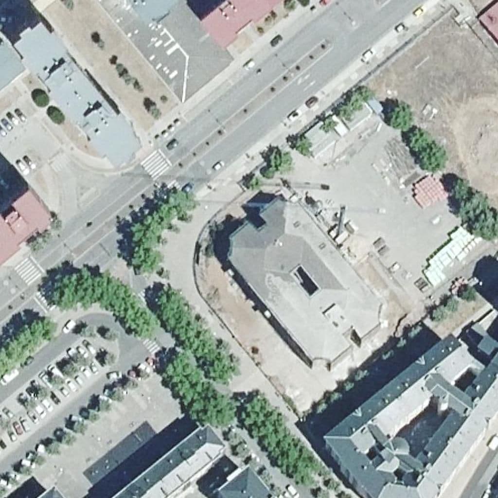 Aerial view of the grounds of Peques School