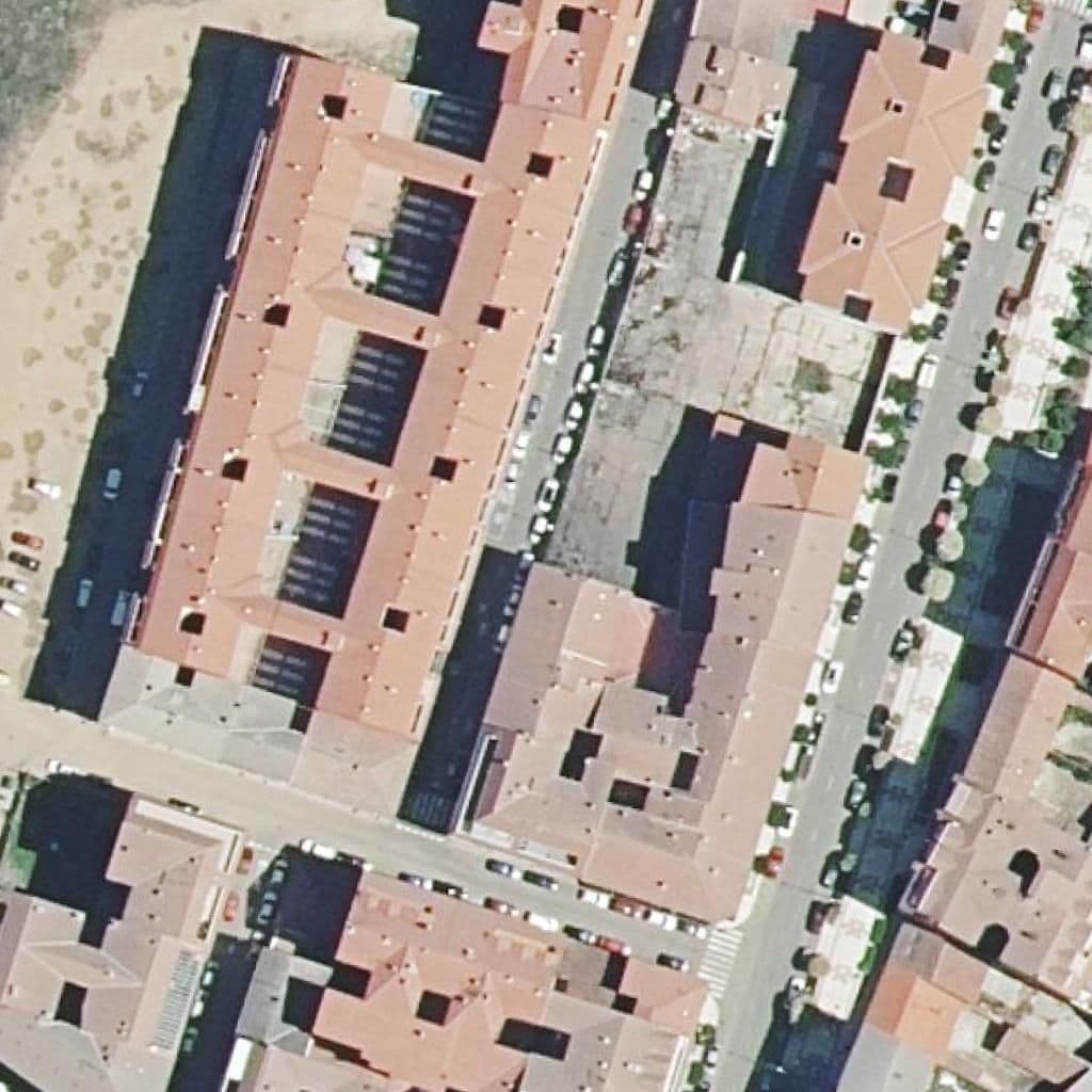 Aerial view of the grounds of Tris-Tras